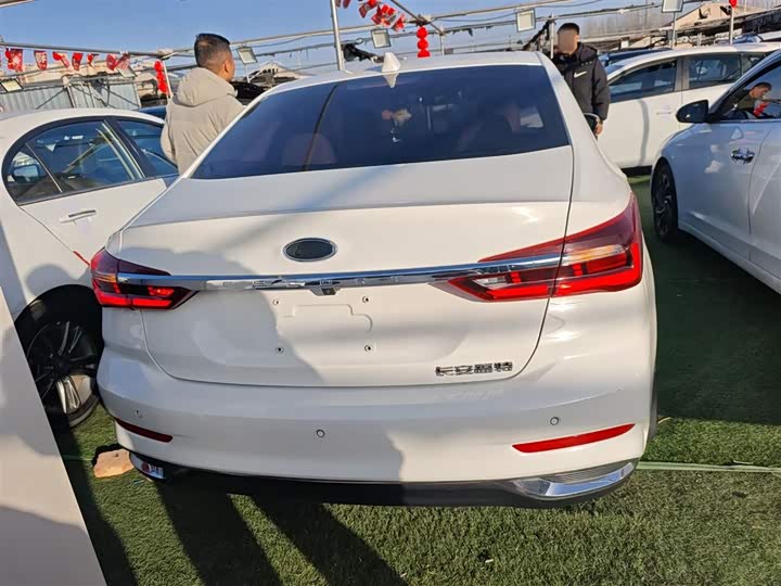 Фото 6 - Ford Escort