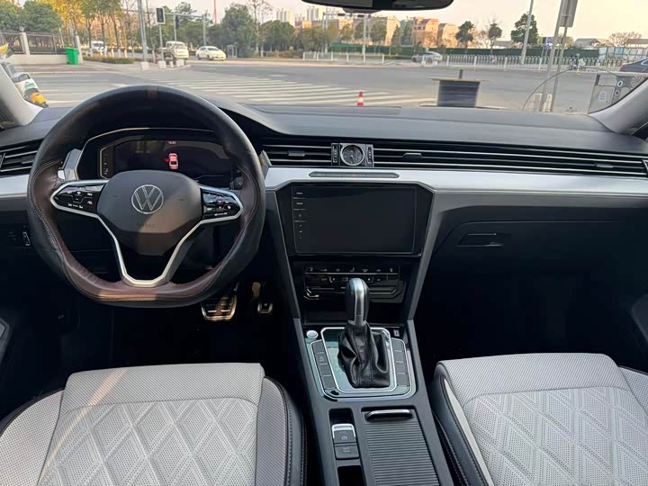 Фото 5 - Volkswagen Magotan