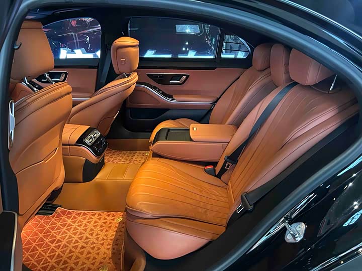 Фото 8 - Mercedes-Benz S-Class