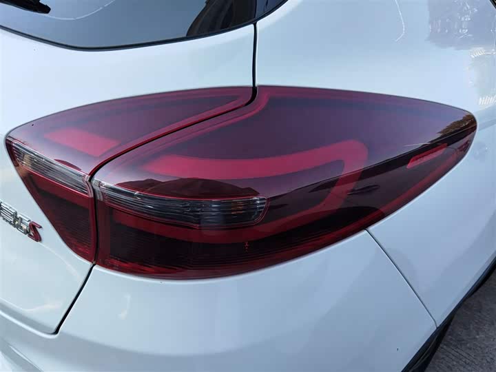 Фото 8 - Geely Emgrand GS