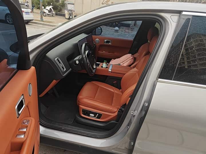 Фото 8 - LiXiang L8