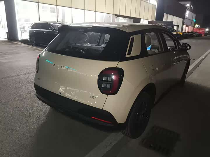 Фото 9 - GAC Aion UT Super