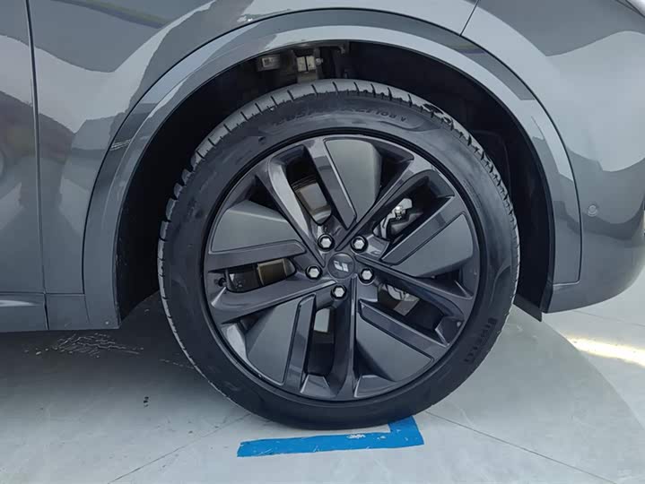 Фото 6 - LiXiang L9