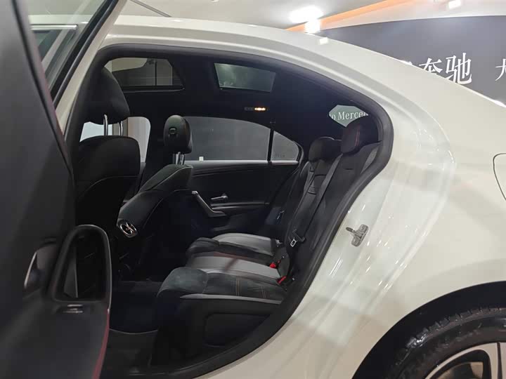 Фото 7 - Mercedes-Benz A-Class