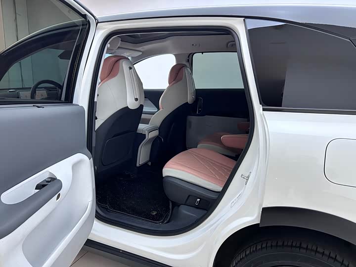 Фото 9 - BAIC Arcfox Kaola