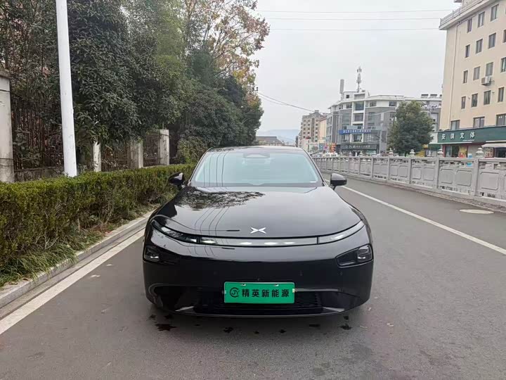 Фото 3 - XPeng P7