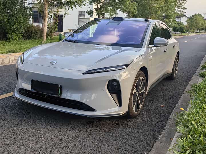 Фото 1 - Nio ET5T