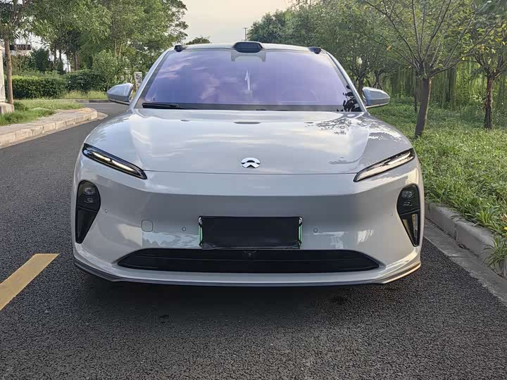 Фото 2 - Nio ET5T