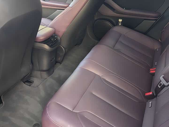 Фото 9 - Nio ET5T