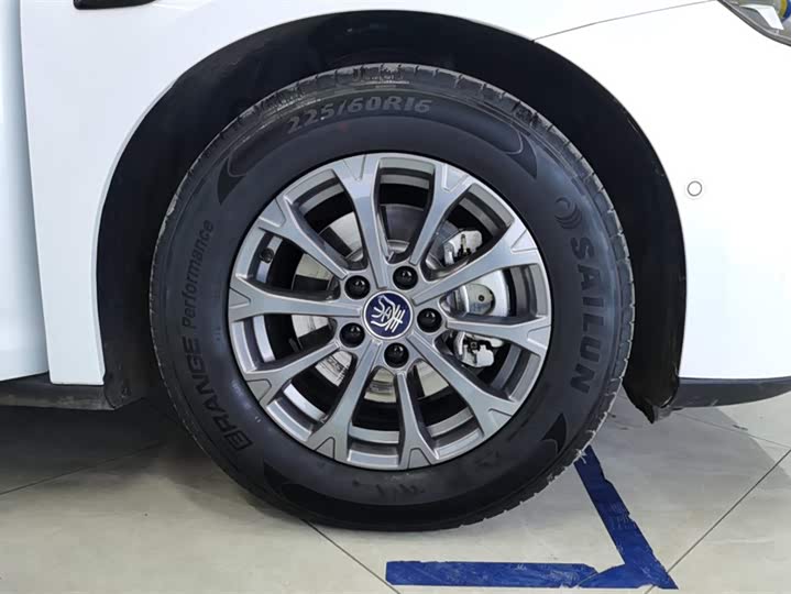 Фото 6 - BYD Qin L