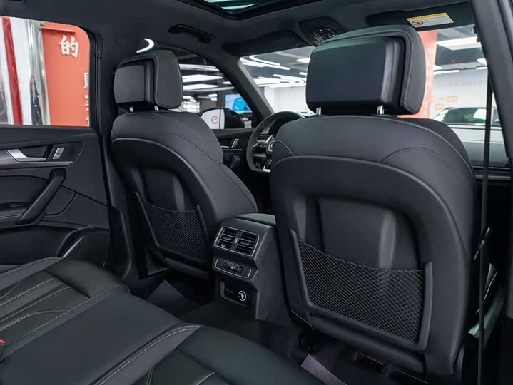 Фото 8 - Audi Q5L