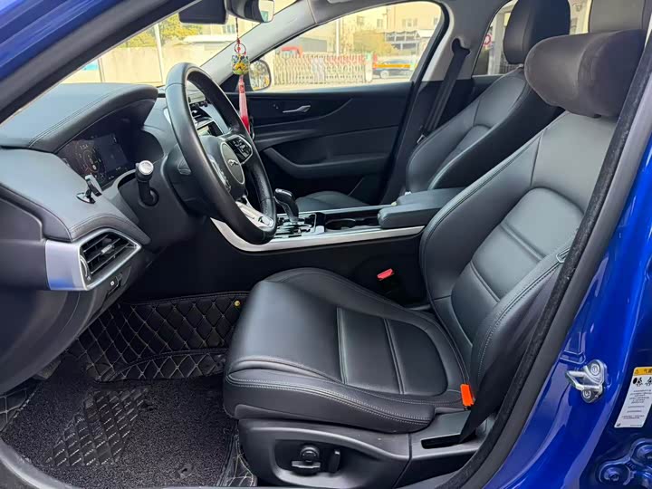 Фото 5 - Jaguar XE L