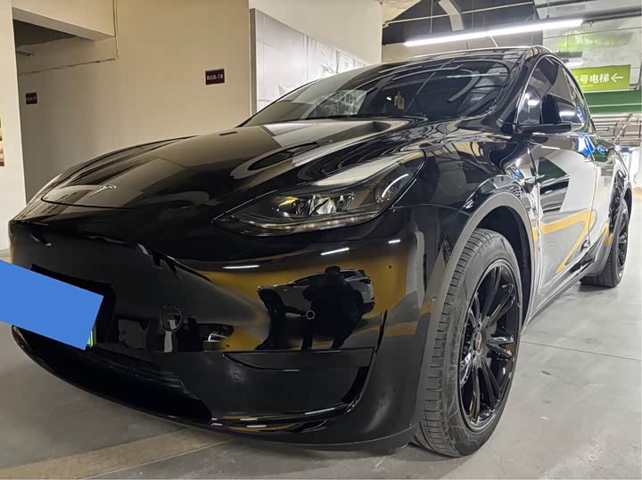 Фото 3 - Tesla Model Y