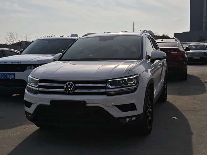 Фото 1 - Volkswagen Tharu