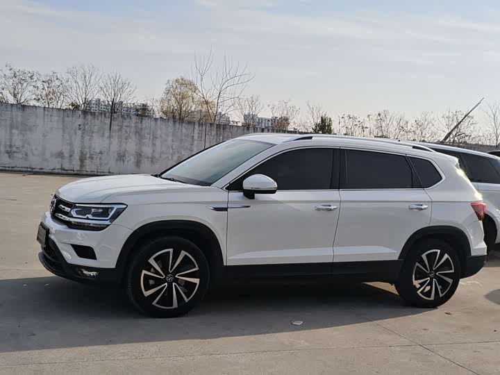 Фото 3 - Volkswagen Tharu