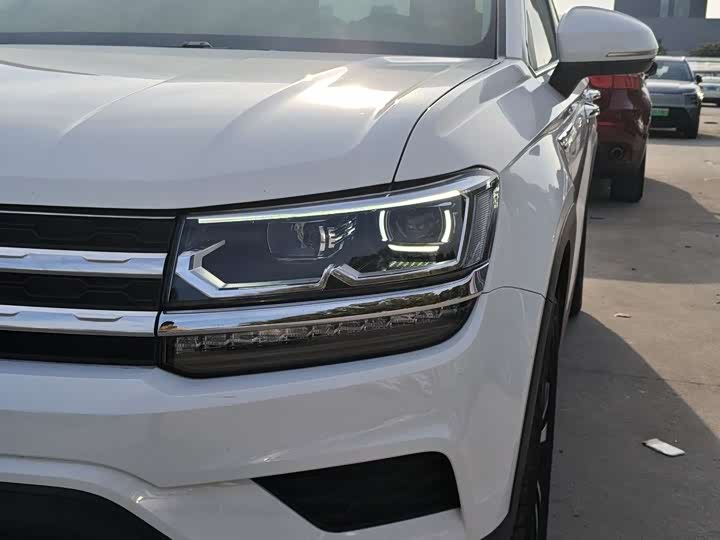 Фото 5 - Volkswagen Tharu