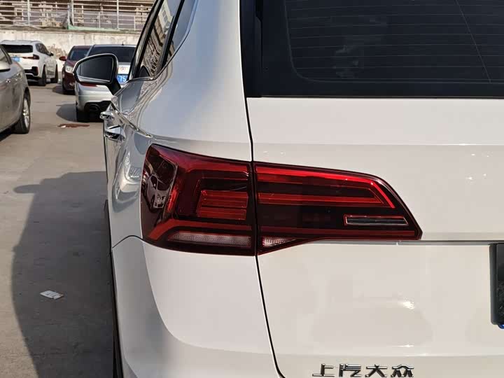 Фото 6 - Volkswagen Tharu