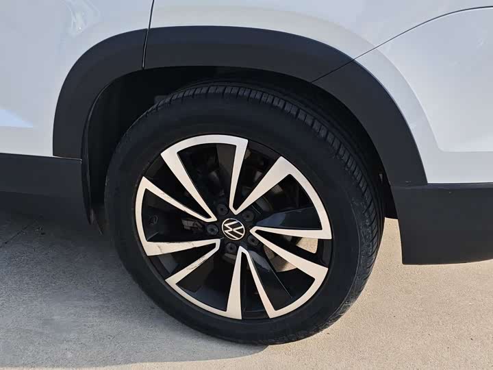 Фото 7 - Volkswagen Tharu