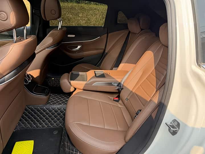 Фото 9 - Mercedes-Benz E-Class Hybrid