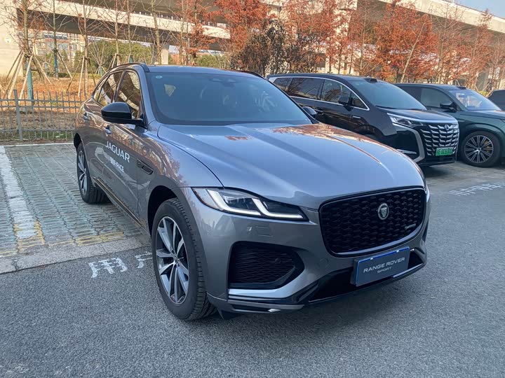 Фото 3 - Jaguar F-Pace