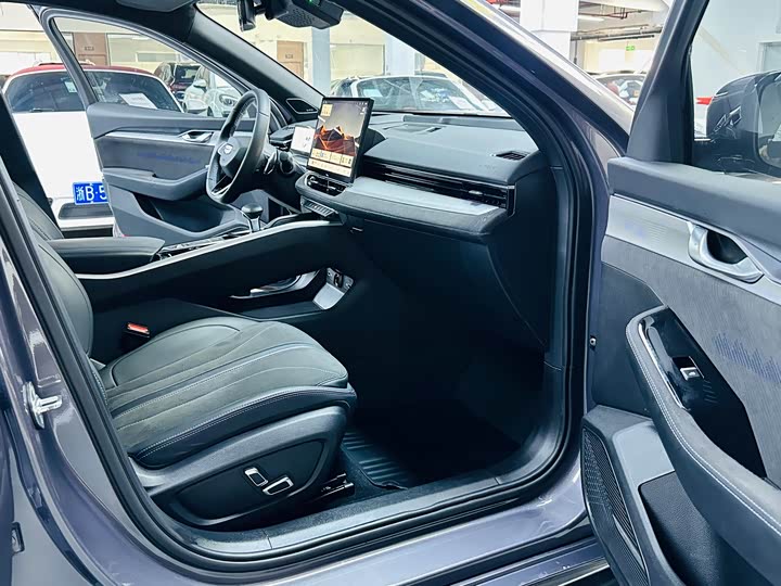 Фото 8 - Geely Preface