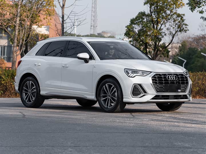Фото 6 - Audi Q3