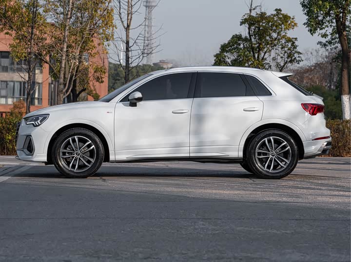 Фото 7 - Audi Q3