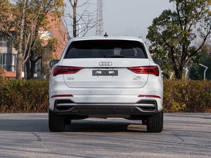 Фото 9 - Audi Q3
