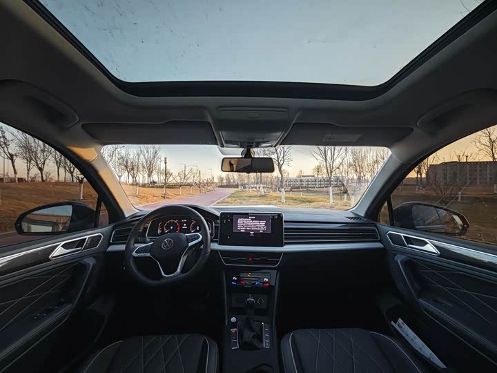 Фото 4 - Volkswagen Tiguan L Pro