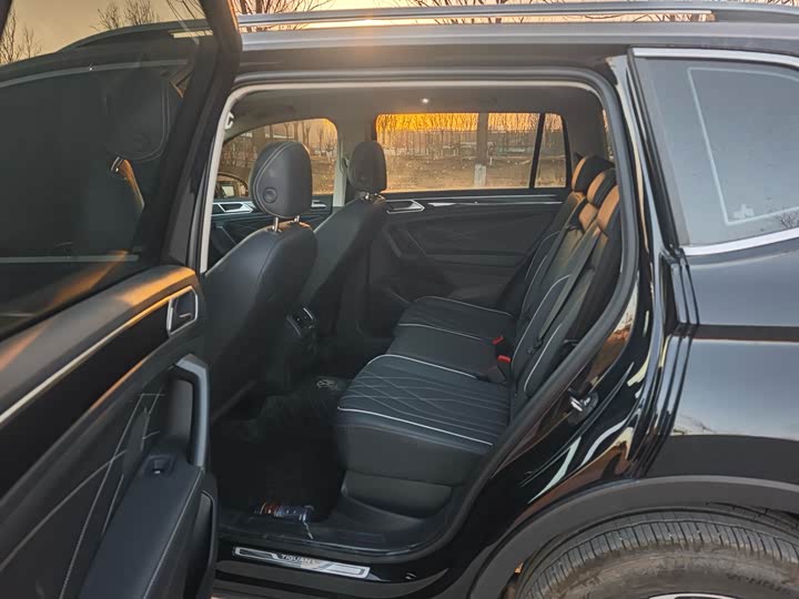 Фото 6 - Volkswagen Tiguan L Pro