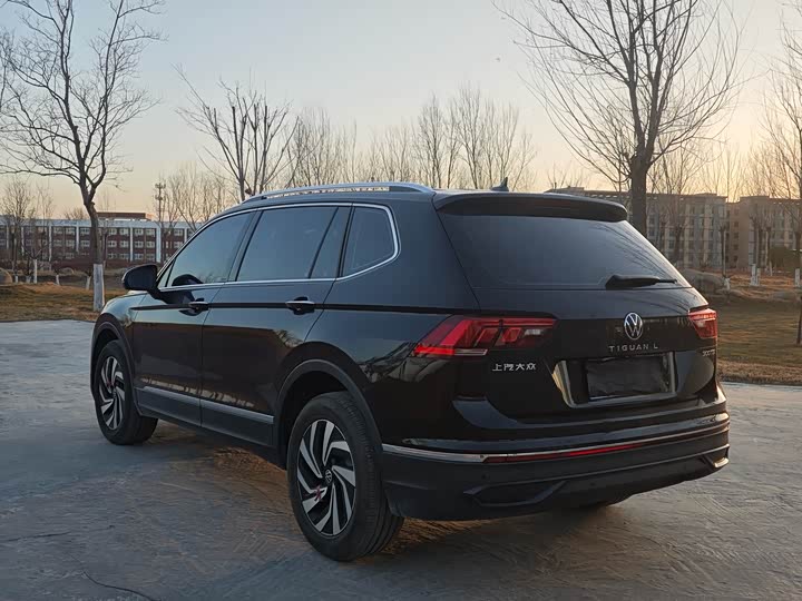 Фото 9 - Volkswagen Tiguan L Pro