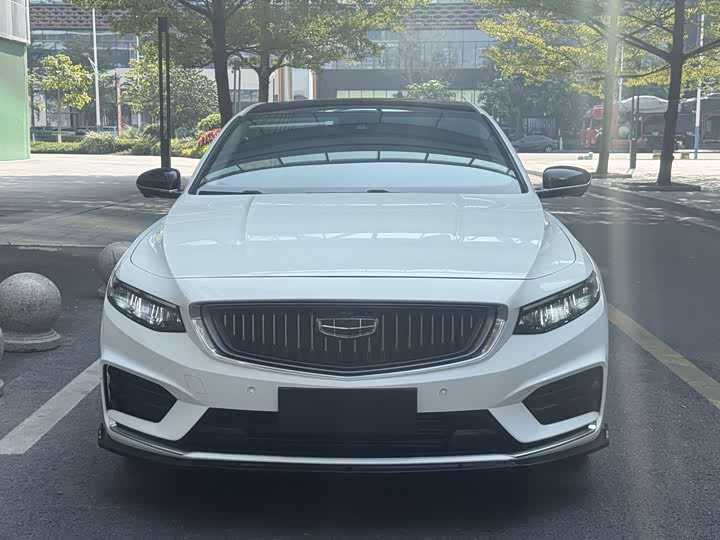 Фото 2 - Geely Preface