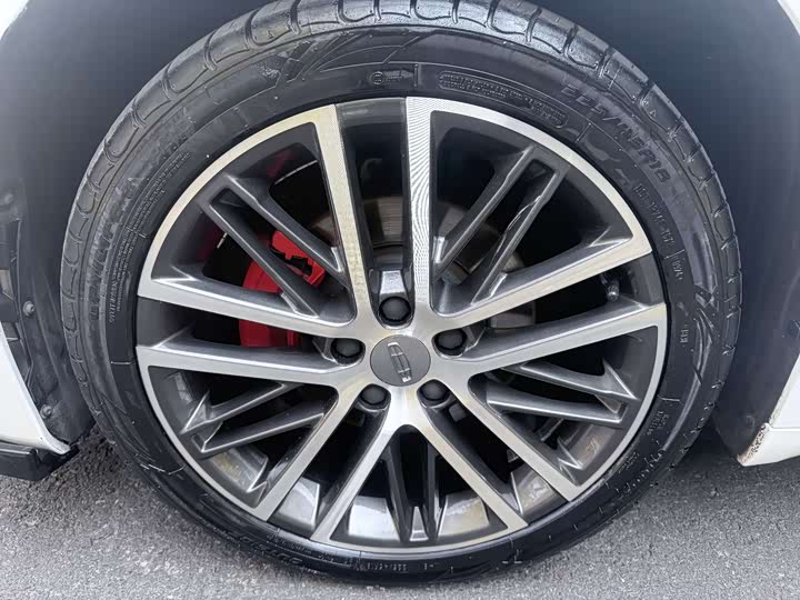 Фото 8 - Geely Preface