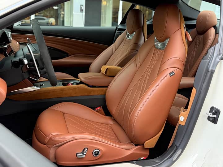 Фото 5 - Maserati GranTurismo