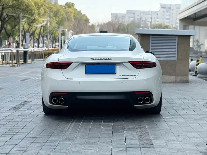 Фото 8 - Maserati GranTurismo