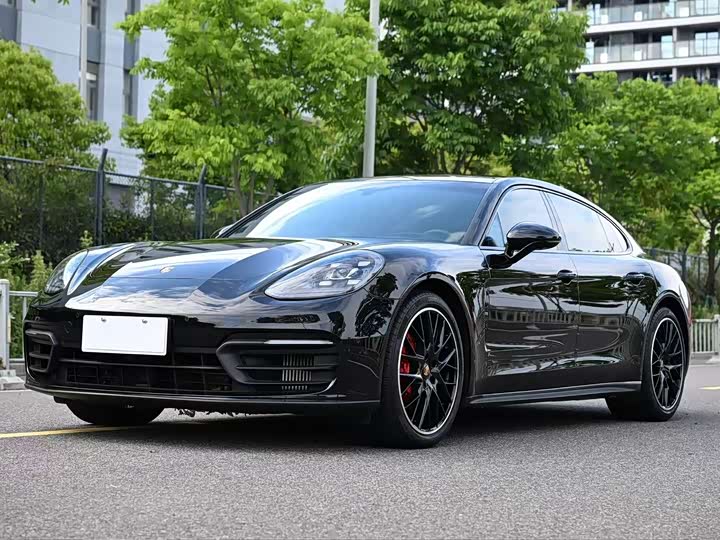 Фото 1 - Porsche Panamera