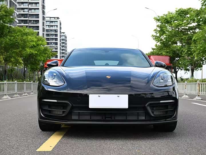 Фото 2 - Porsche Panamera