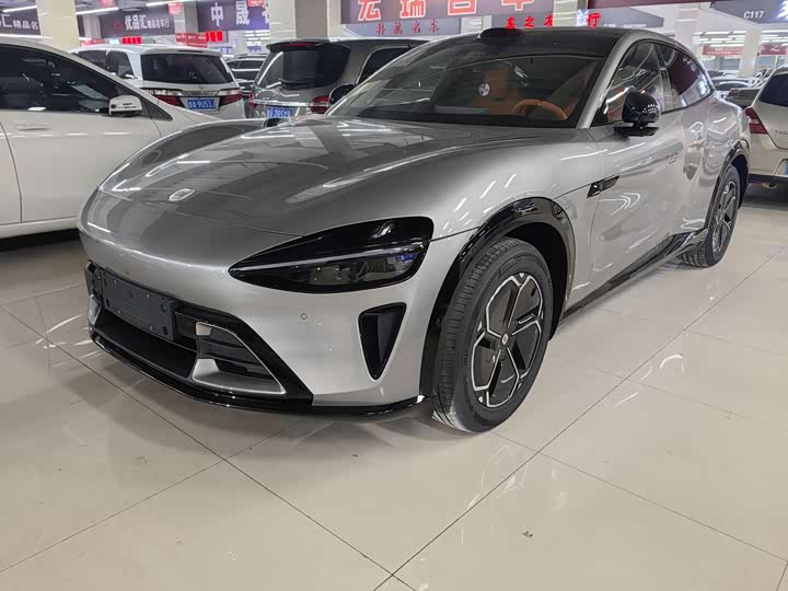 Фото 1 - Xiaomi YU7