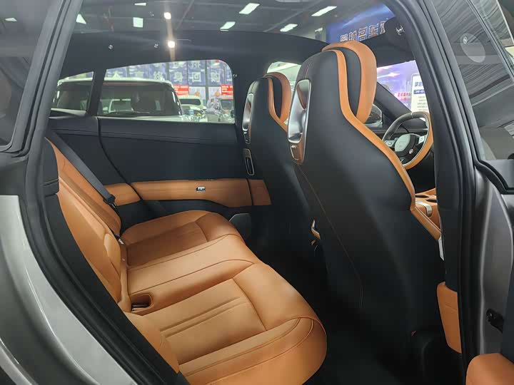 Фото 7 - Xiaomi YU7