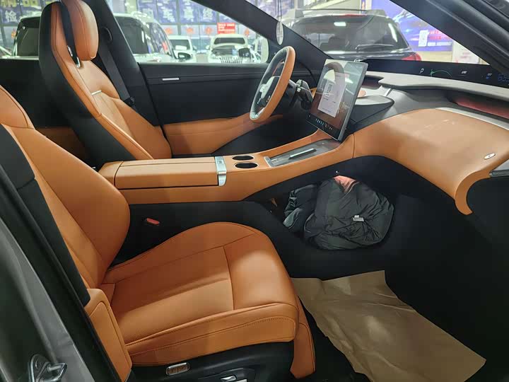 Фото 8 - Xiaomi YU7