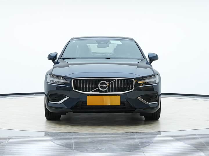 Фото 2 - Volvo S60