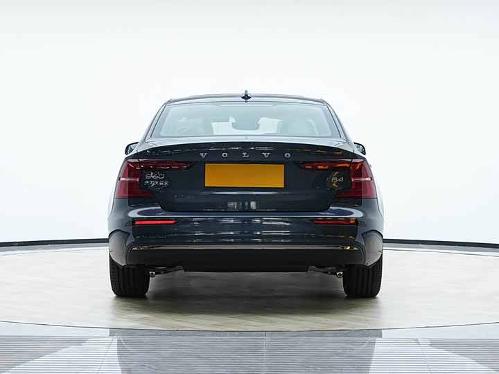 Фото 4 - Volvo S60