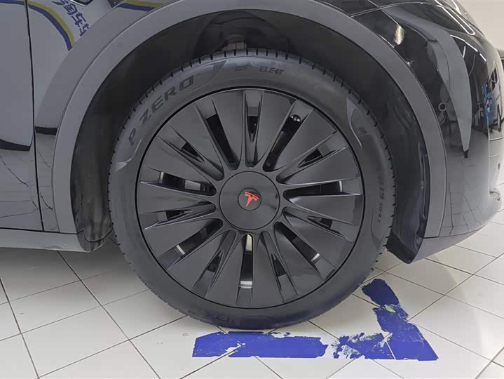 Фото 6 - Tesla Model Y