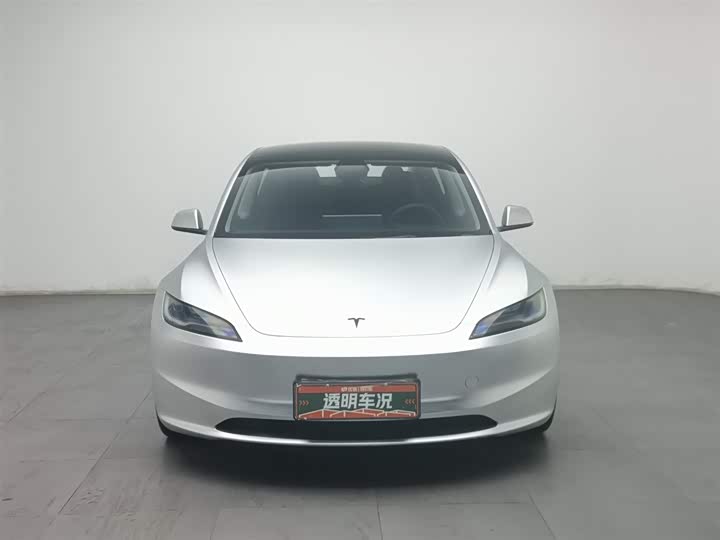 Фото 3 - Tesla Model 3