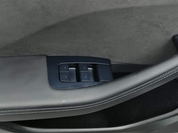 Фото 9 - Tesla Model 3