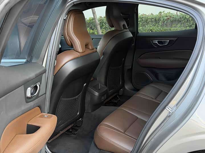 Фото 7 - Volvo S60