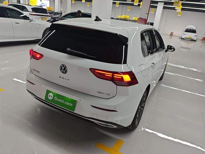 Фото 7 - Volkswagen Golf