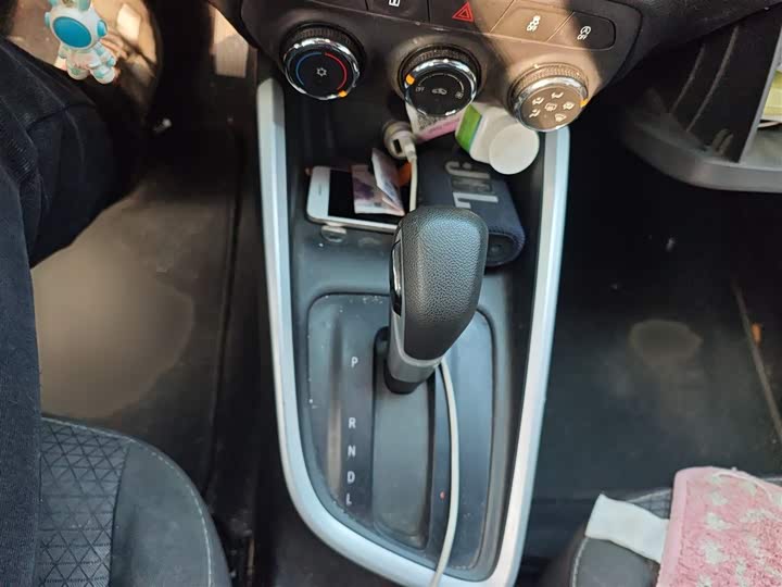 Фото 9 - Chevrolet Onix (Cavalier)