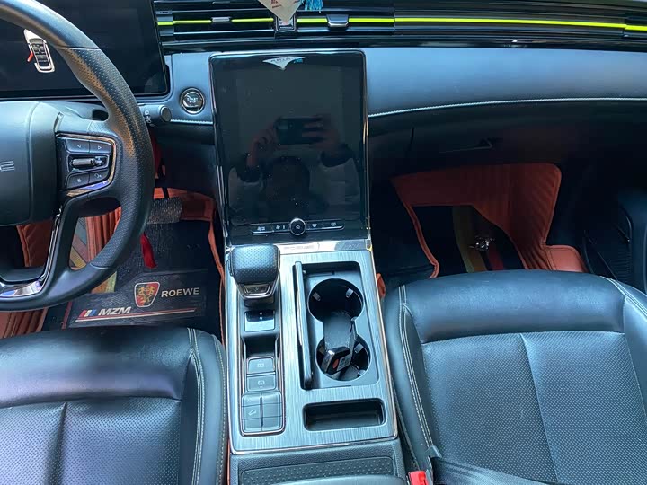 Фото 8 - Roewe RX5