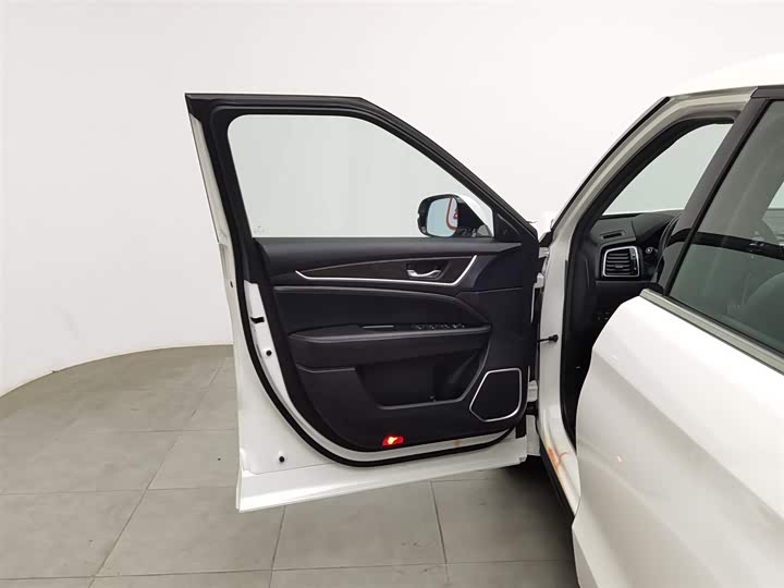 Фото 8 - Honda UR-V